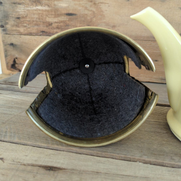 Vintage 1940s Mid-Century Hall China Teapot with Original Embossed Brass Cozy - Picture 4 of 11